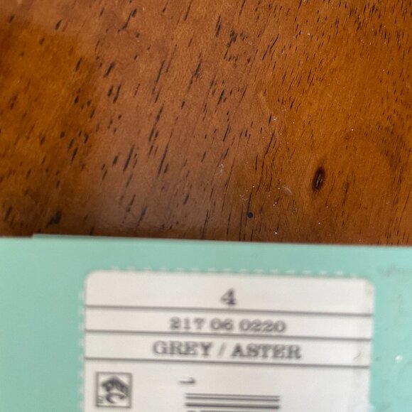 NWT Velcro Booties Surprize by Stride Rite Size 4 - Picture 4 of 4